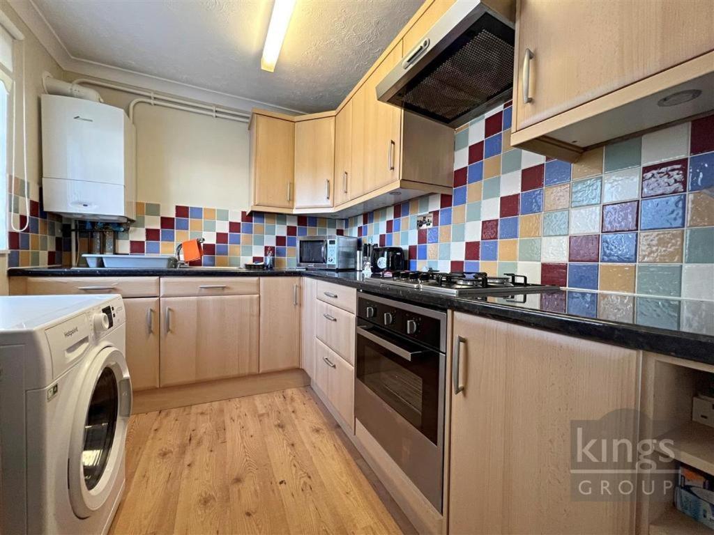A Cosy 1 Bedroom Apartment Enfield Exterior photo